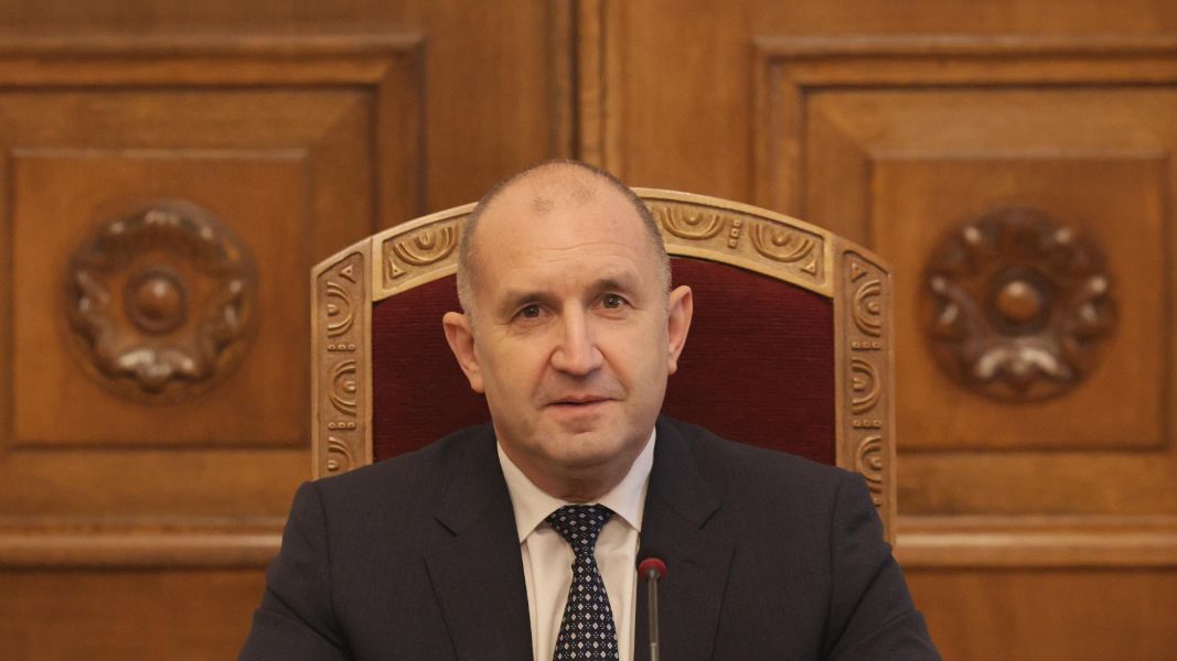 Последен кръг от консултации - "Величие" разговаря с президента Радев.