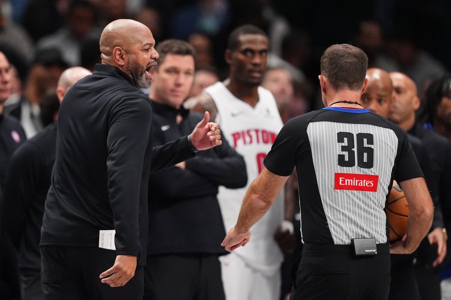 Далас Маверикс Детройт Пистънс1