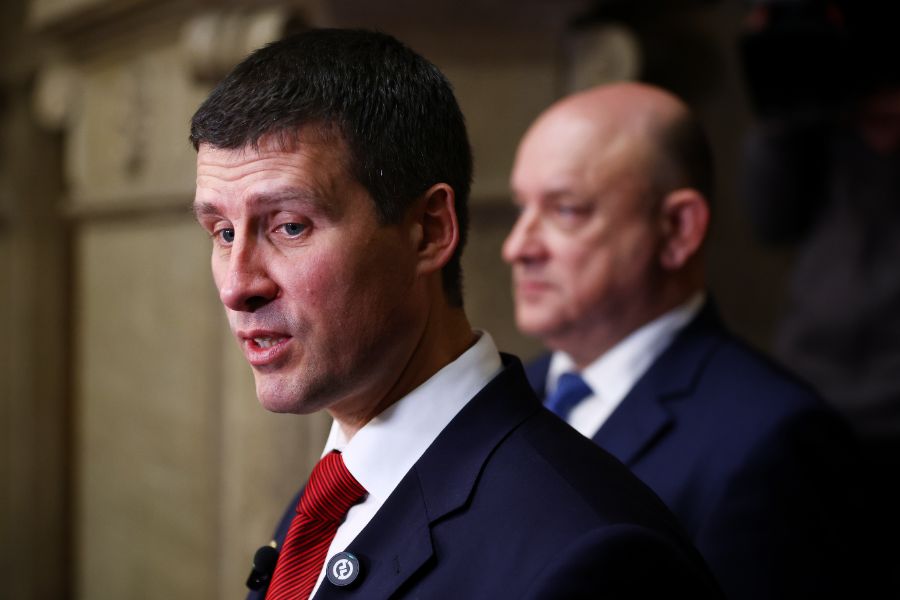 <p>"Величие" след консултациите при Радев.</p>