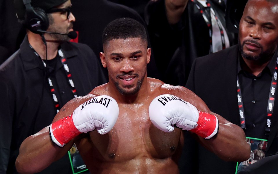 Антъни Джошуа слага край на кариерата си