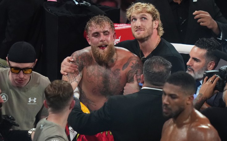 Тежки последици: Джейк Пол показа счупената си челюст от болницата (видео + снимка)