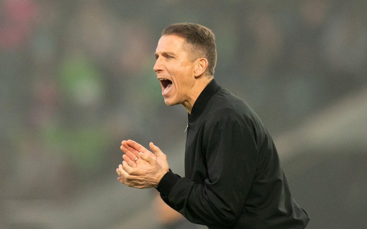 Даниел Бауер остава начело на Волфсбург за постоянно