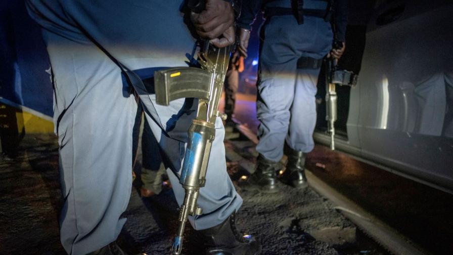 Въоръжени нападатели откриха огън в таверна в ЮАР, има загинали