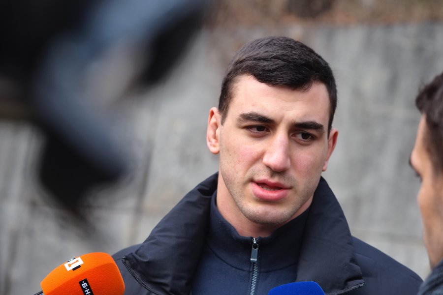 Семен Новиков беше специален гост на традиционния коледен турнир на1