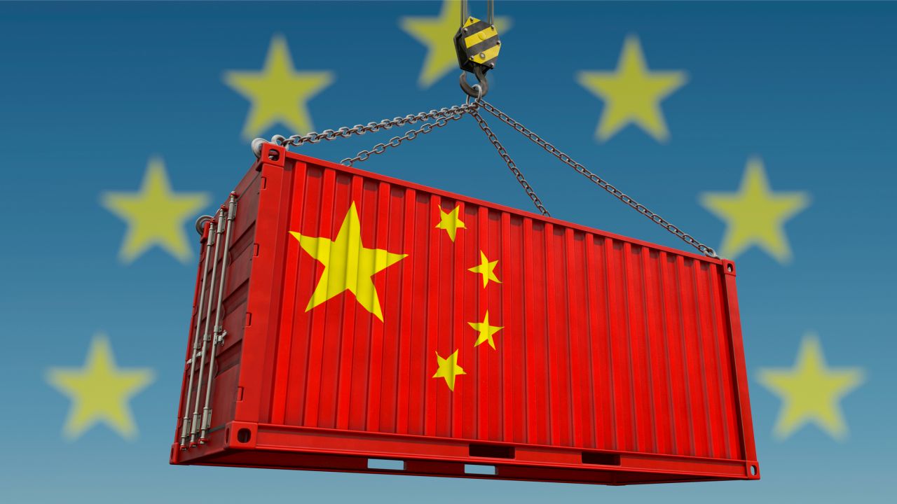 Китай налага мита до 42,7% върху млечни продукти от ЕС