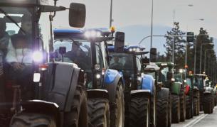 Гръцките фермери продължават с блокадите