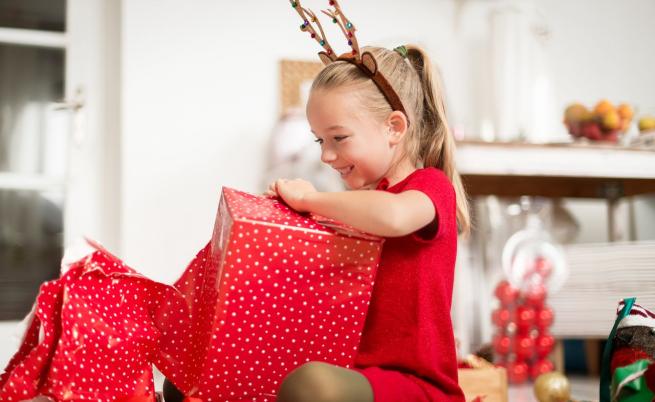 Майка сподели: Децата ми отвориха всичките си коледни подаръци докато спях