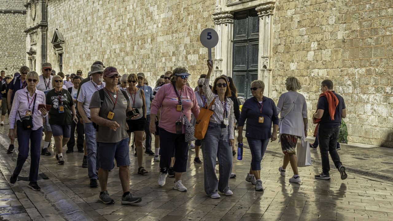 Министерството на туризма засилва мерките срещу нелегалните екскурзоводи