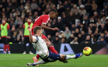 Томас Франк защити Мики ван де Вен за тежката контузия на Исак