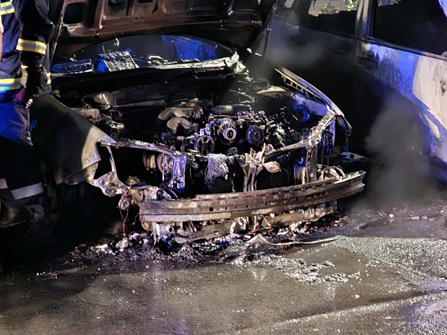 <p>Причините за случилото се се изясняват, а собствениците на колите заявиха, че до следобедните часове на 23 декември автомобилите са били в изправност</p>