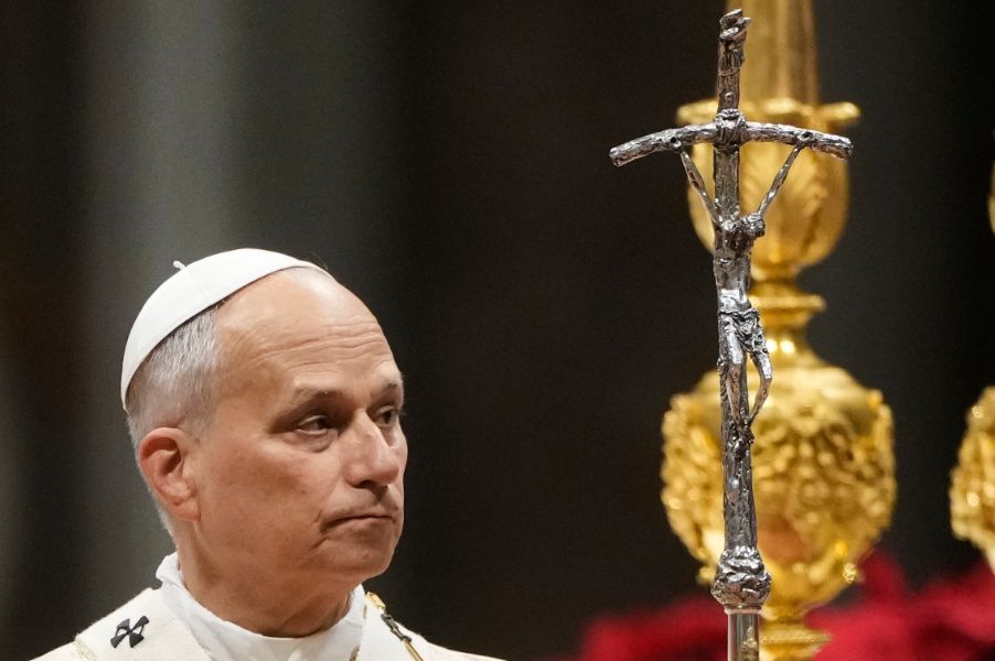 <p>Папа Лъв Четиринадесети отправи днес традиционната Коледна благословия "Урби ет Орби" ("Към Града и към света"), в която Светият отец обикновено споменава глобалните конфликти, предаде Ройтерс.</p>