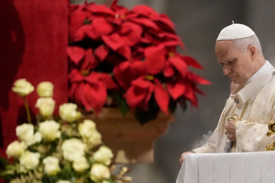 <p>Папа Лъв Четиринадесети отправи днес традиционната Коледна благословия "Урби ет Орби" ("Към Града и към света"), в която Светият отец обикновено споменава глобалните конфликти, предаде Ройтерс.</p>