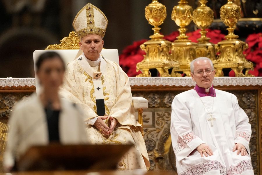 <p>Папа Лъв Четиринадесети отправи днес традиционната Коледна благословия "Урби ет Орби" ("Към Града и към света"), в която Светият отец обикновено споменава глобалните конфликти, предаде Ройтерс.</p>