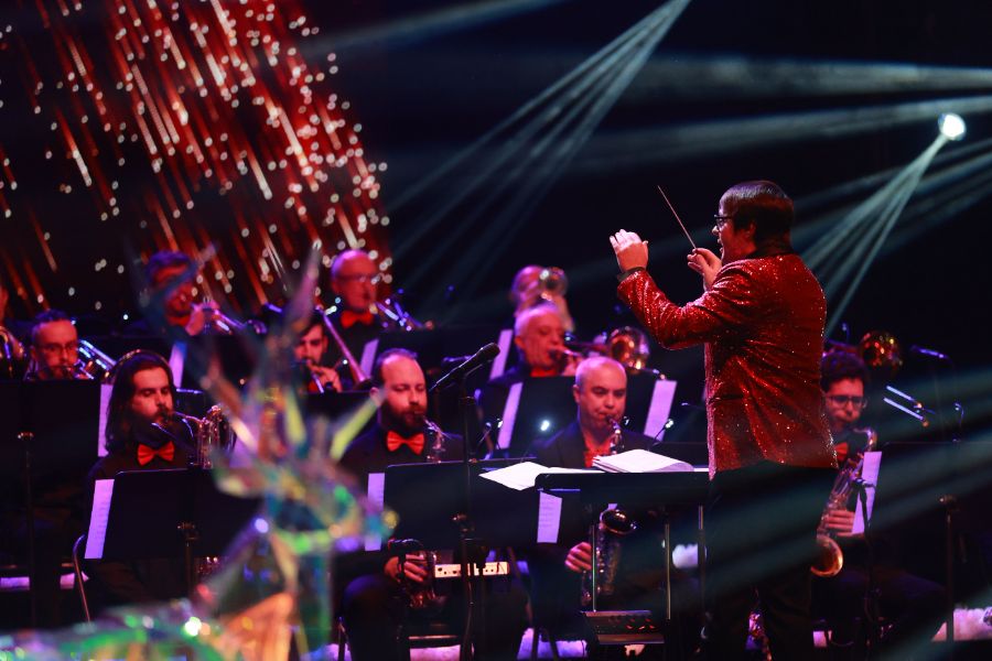 <p>Благотворителният концерт &bdquo;Българската Коледа&ldquo; и тази година събра на едно място обичани български изпълнители и млади музикални таланти. Концертът се провежда за 23-та поредна година и е под патронажа на президента Румен Радев и съпругата му Десислава Радева.</p>