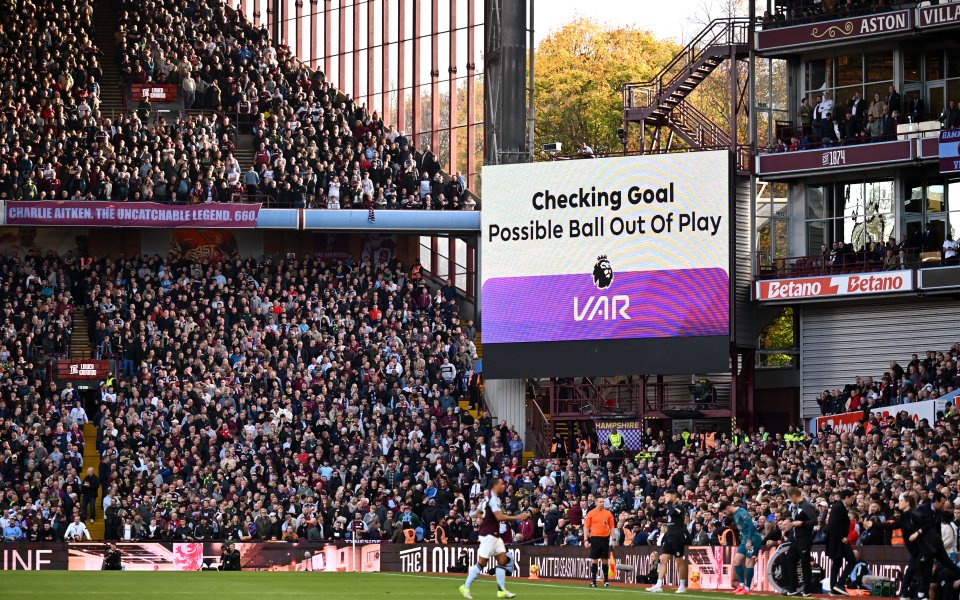 ФИФА провежда тестове на нови системи за аут и засада