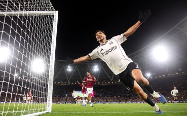 Фулъм задълбочи кризата в Уест Хем с драматична победа