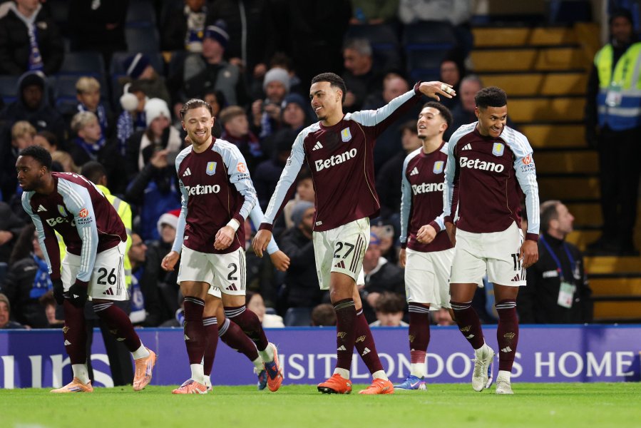 Челси Астън Вила1