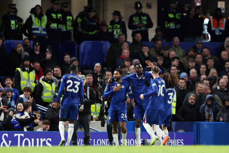 Челси Астън Вила1