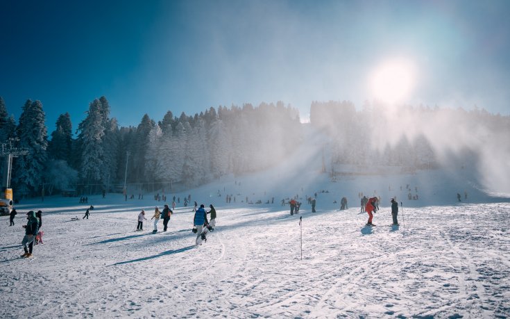 Емоция от звук и светлина: Боровец откри юбилейния ски сезон