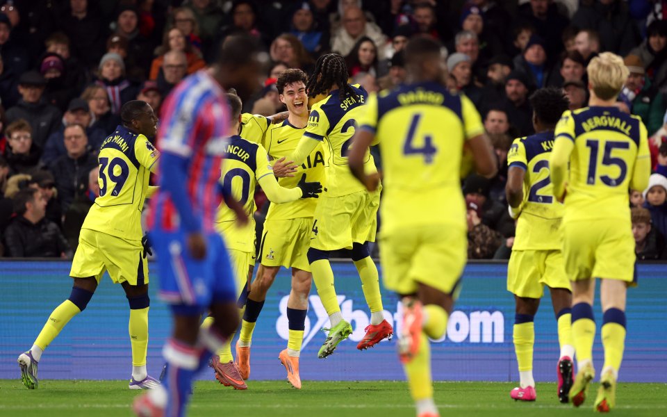 Тотнъм излъга Кристъл Палас в драма на 