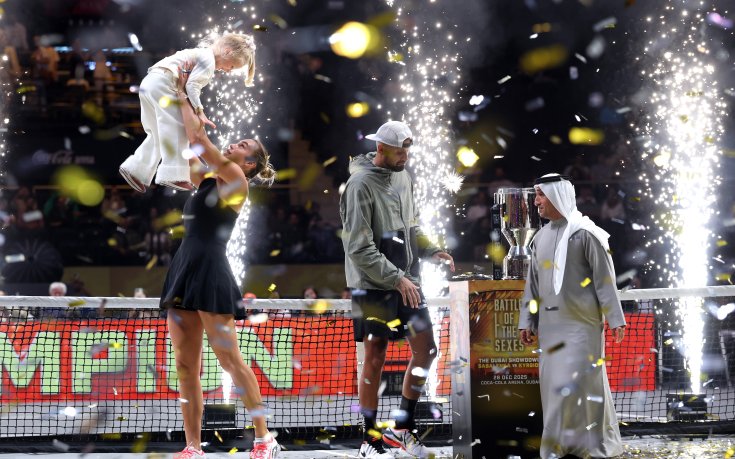 Пълен абсурд! Сабаленка и Кириос играли за без пари в Битката на половете