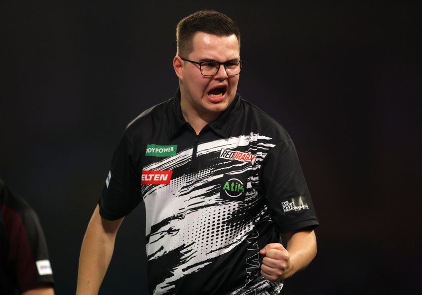 Люк Хъмфрис Джан Ван Веен1