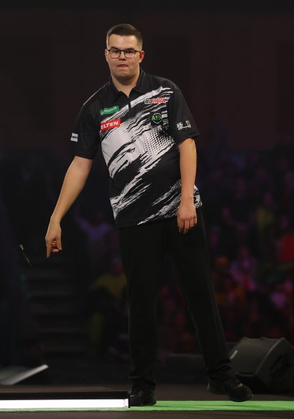 Люк Хъмфрис Джан Ван Веен1