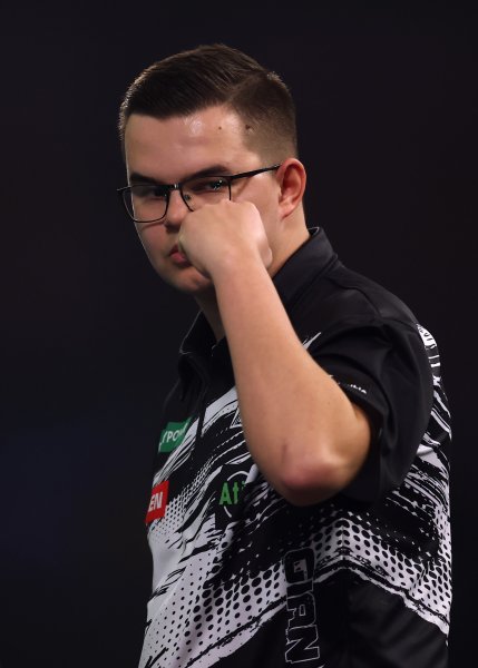 Люк Хъмфрис Джан Ван Веен1