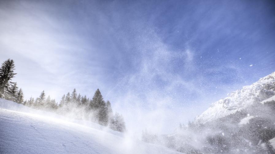 Предупреждение за опасно време в 14 области в събота