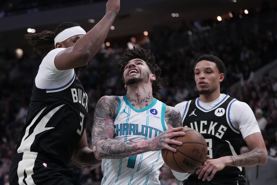 Милуоки Бъкс Шарлът Хорнетс1