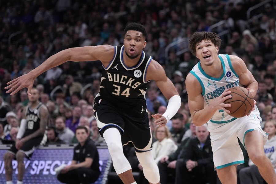 Милуоки Бъкс Шарлът Хорнетс1