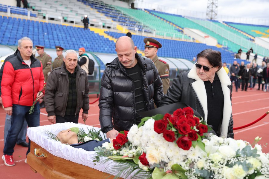 Поклонение пред Димитър Пенев1