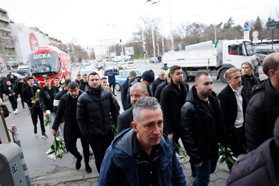 Поклонение пред Димитър Пенев1