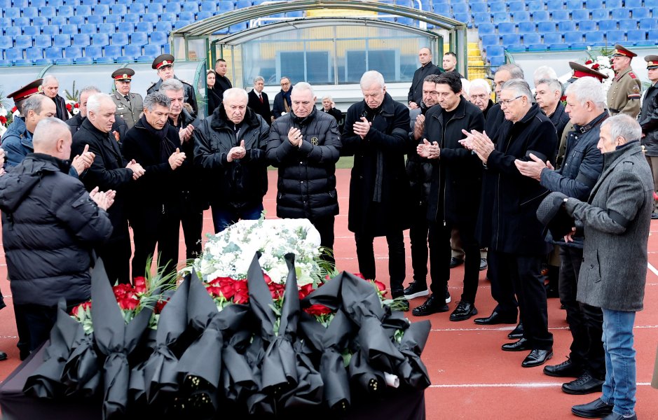 Поклонение пред Димитър Пенев1