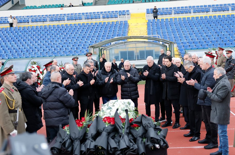 Поклонение пред Димитър Пенев1