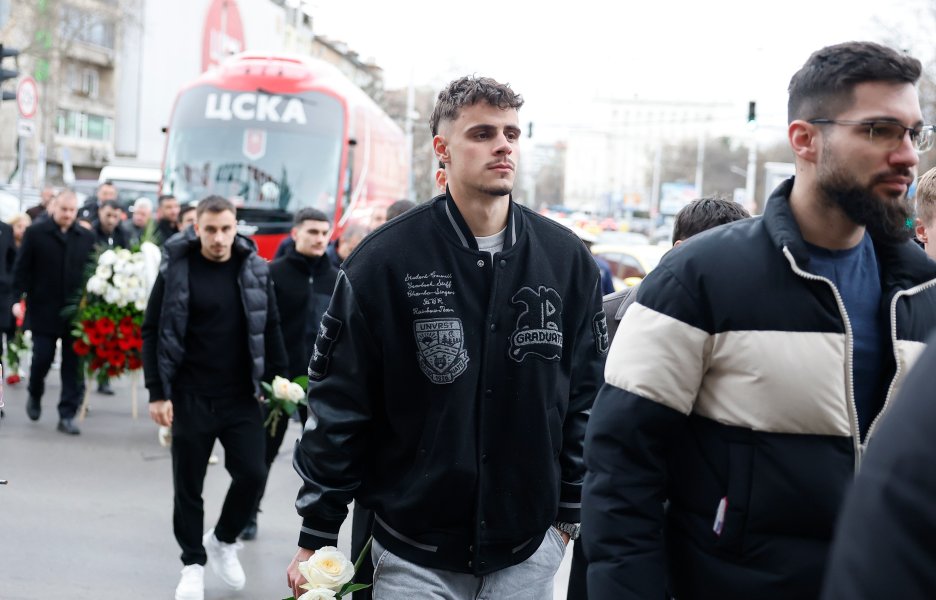 Поклонение пред Димитър Пенев1