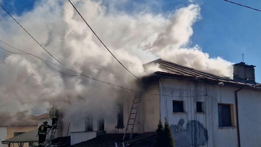 Почина пострадалият при пожар в къща в Смолян