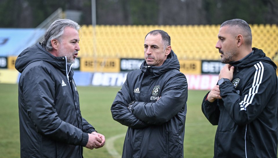 Ясен Петров1