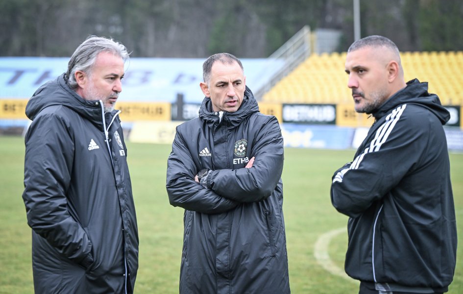 Ясен Петров1