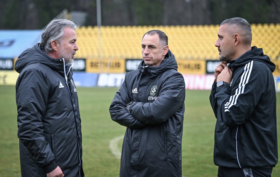 Ясен Петров1