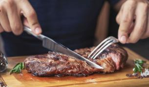 Загадката на най-древния ген: Защо някои хора имат нужда от повече месо, за да спасят паметта си?