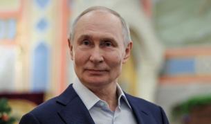 Магьосници, кукли и украински дронове откраднаха шоуто на форума на Путин