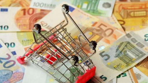 НСИ: Годишната инфлация през април е 6.8%, транспортът и храните поскъпват най-много