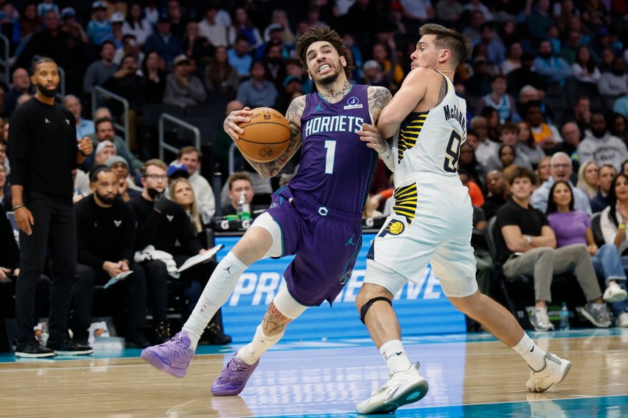 Шарлът Хорнетс Индиана Пейсърс1