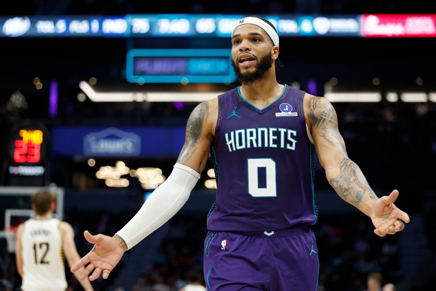 Шарлът Хорнетс Индиана Пейсърс1