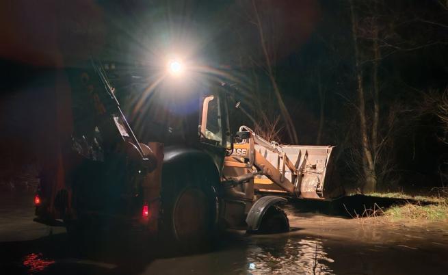 Река Струма е в критично състояние край Батановци заради спукана дига