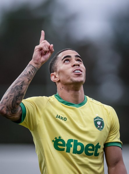 Лудогорец Пакш1