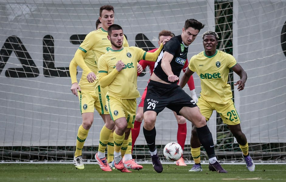 Лудогорец Пакш1