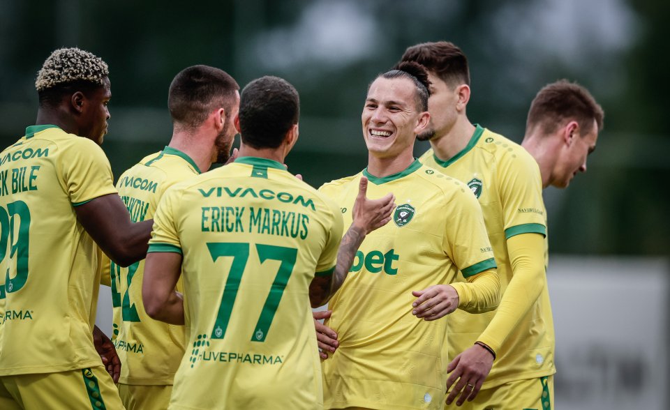 Лудогорец Пакш1