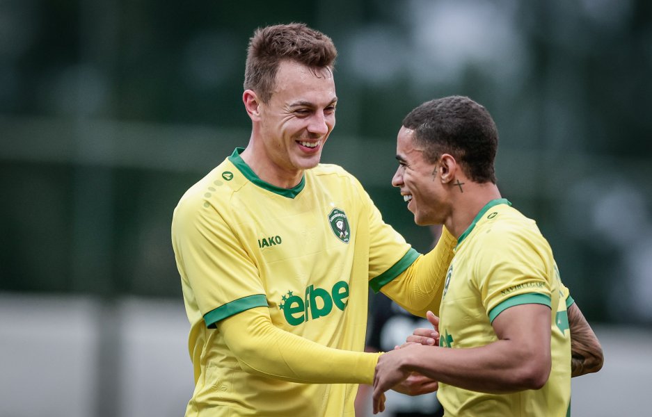 Лудогорец Пакш1